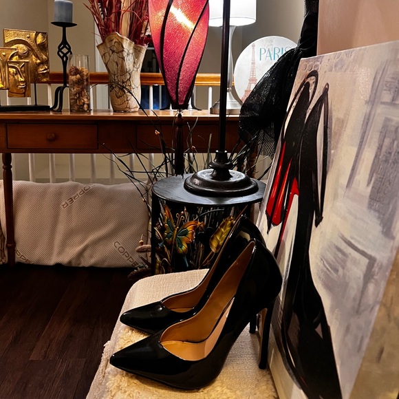 Steve Madden Black Sleek High Heels.
PayPal payments not accepted. - Picture 4 of 16